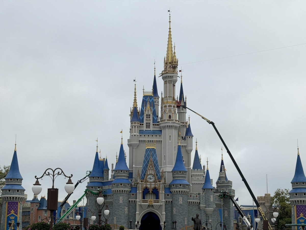Cinderella Castle Gets New Look: Pink to Classic&nbsp;Colors